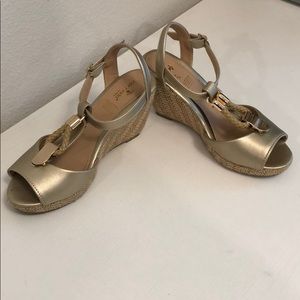 Gold wedges